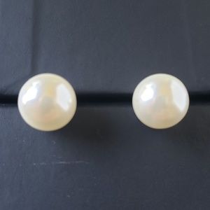 Round Faux Pearl Earring Studs